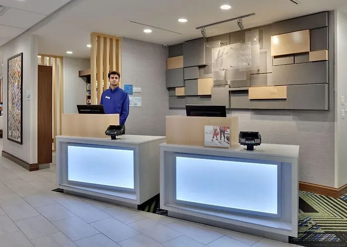 Express & Worth North - Northlake By Ihg Hotel