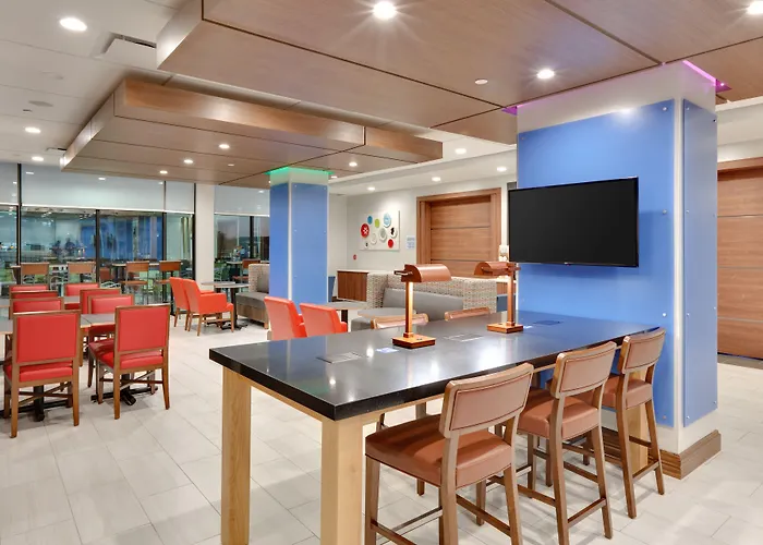 Express & Worth North - Northlake By Ihg Hotel