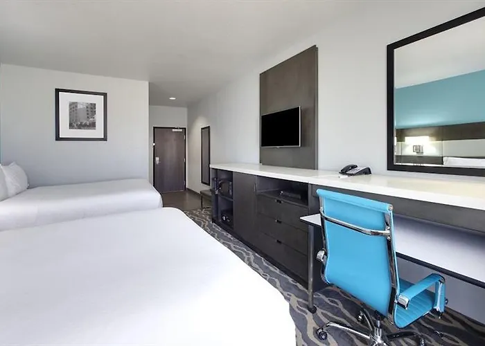 Hotel Express & Worth North - Northlake By Ihg 3*